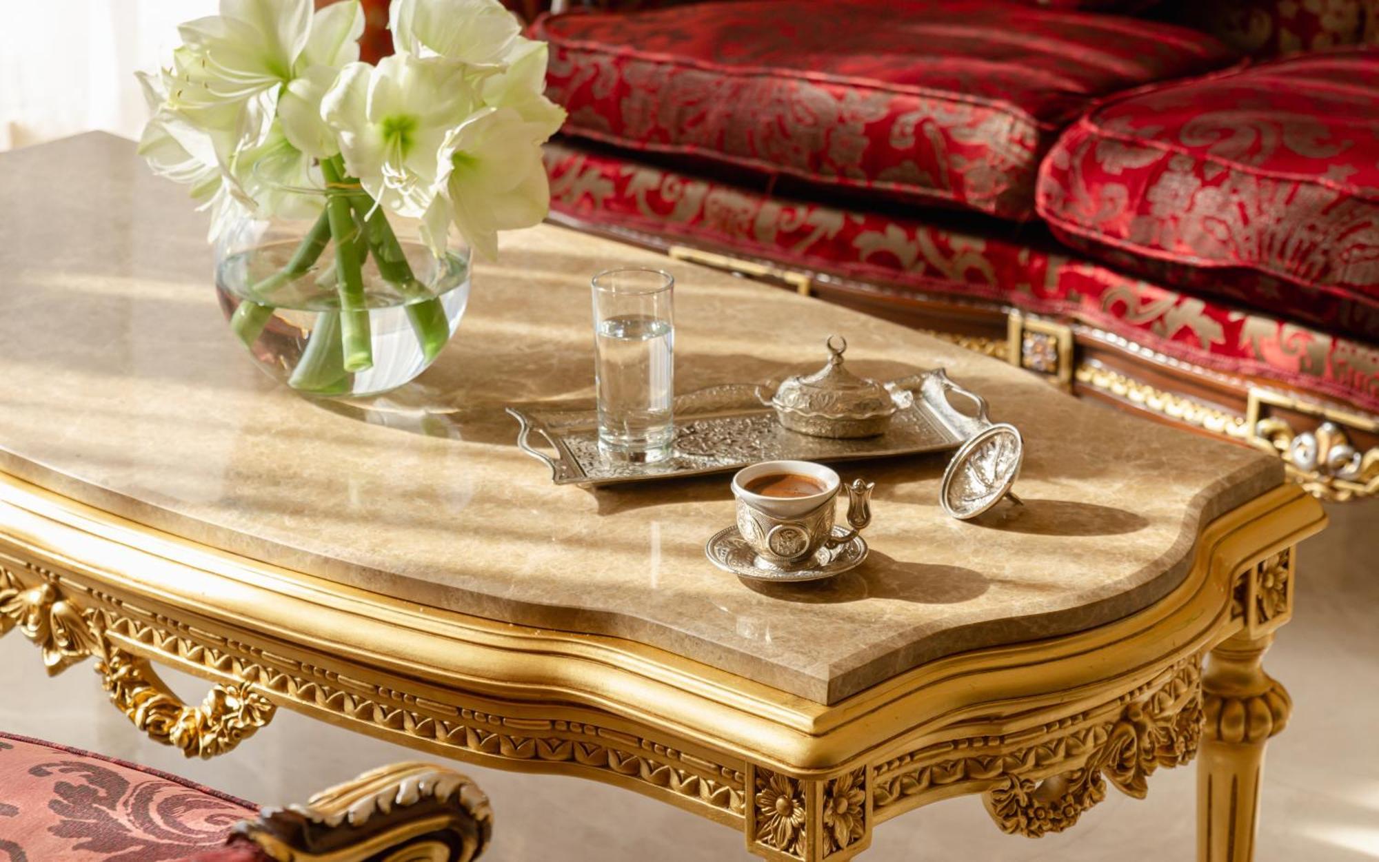 ชามาคี พาเลซ ชาราดิล Hotel Seredil ภายนอก รูปภาพ A coffee table
