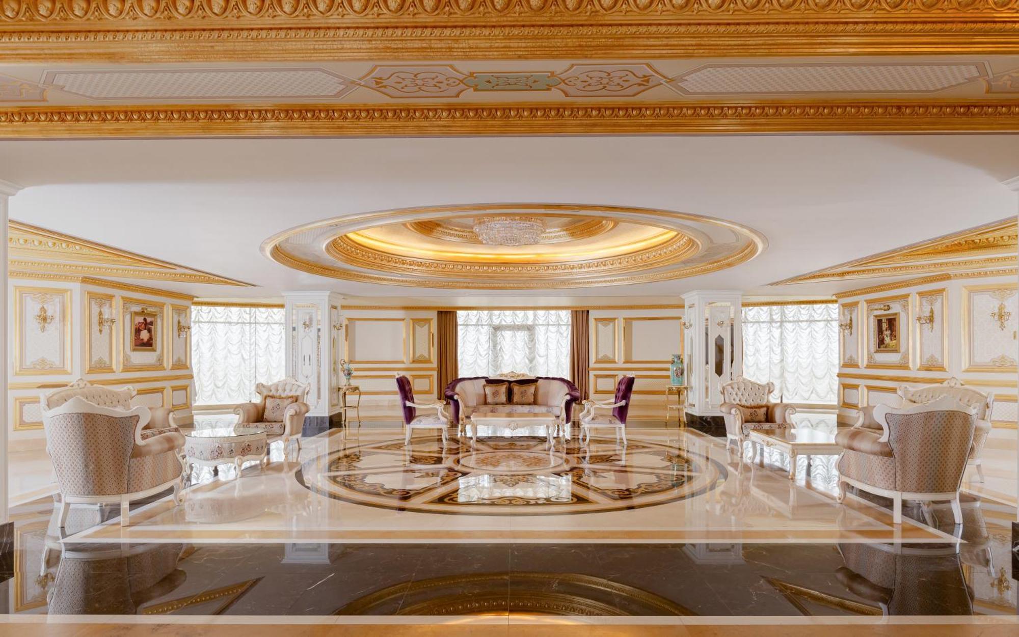 ชามาคี พาเลซ ชาราดิล Hotel Seredil ภายนอก รูปภาพ The interior of the hotel