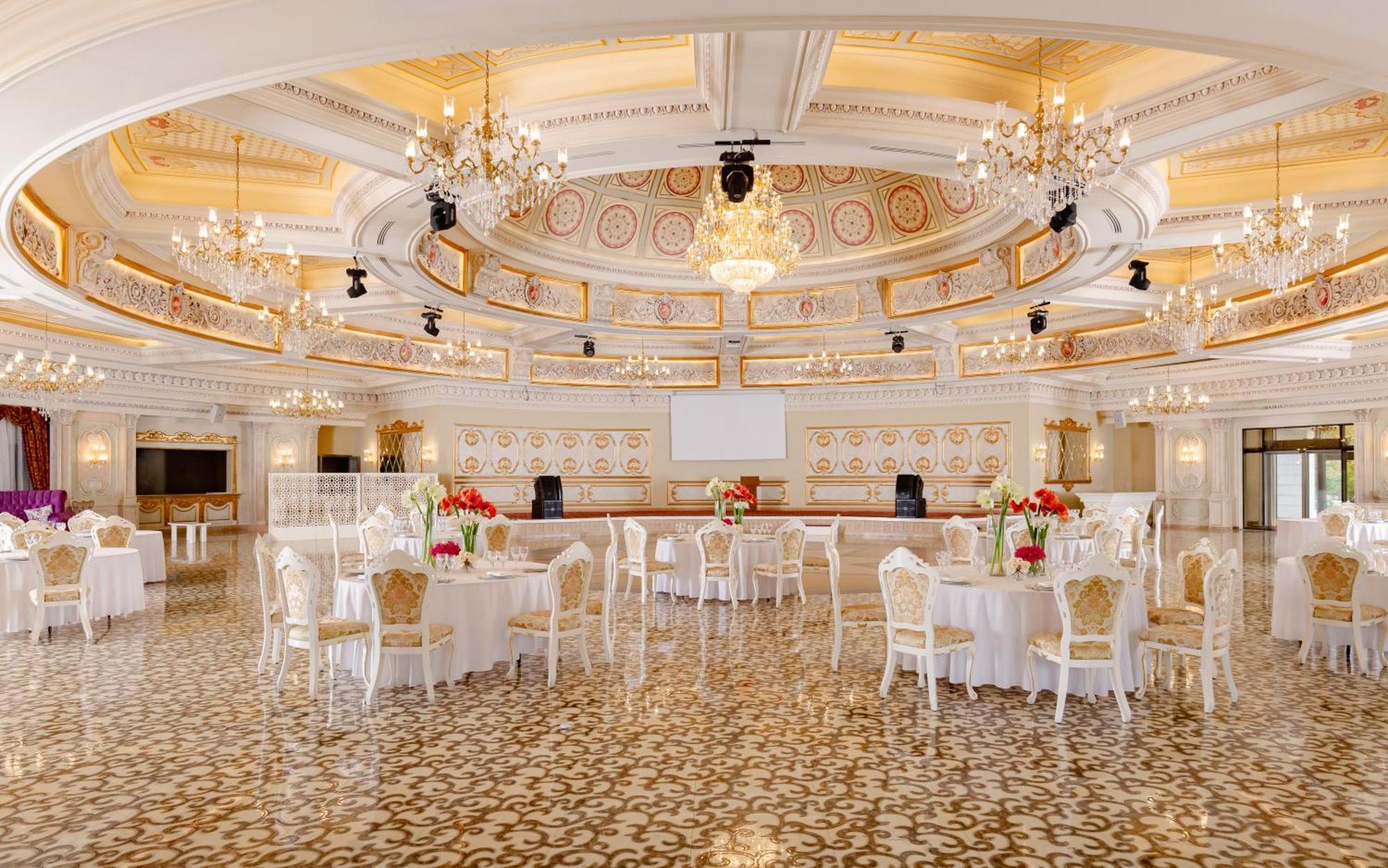 ชามาคี พาเลซ ชาราดิล Hotel Seredil ภายนอก รูปภาพ The ballroom